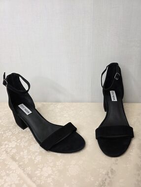 Steve Madden Irenee Black Suede Block Heel Sandals 10M